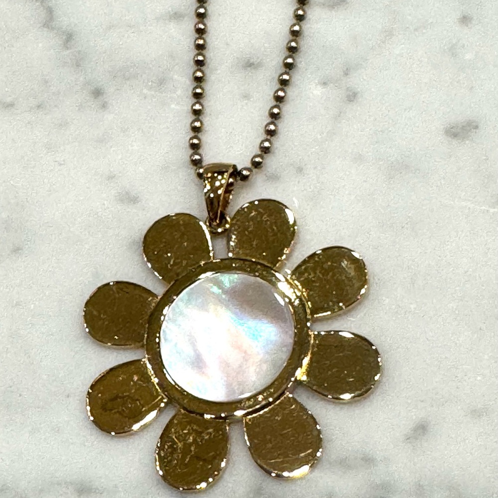 ASHA - Gold Floral Pendant Necklace with Iridescent Mother-of-Pearl Center - Picture 5 of 7